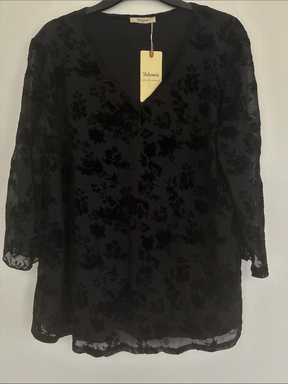 NWT Women’s Bebonnie Black Floral V-Neck Blouse Size XXL